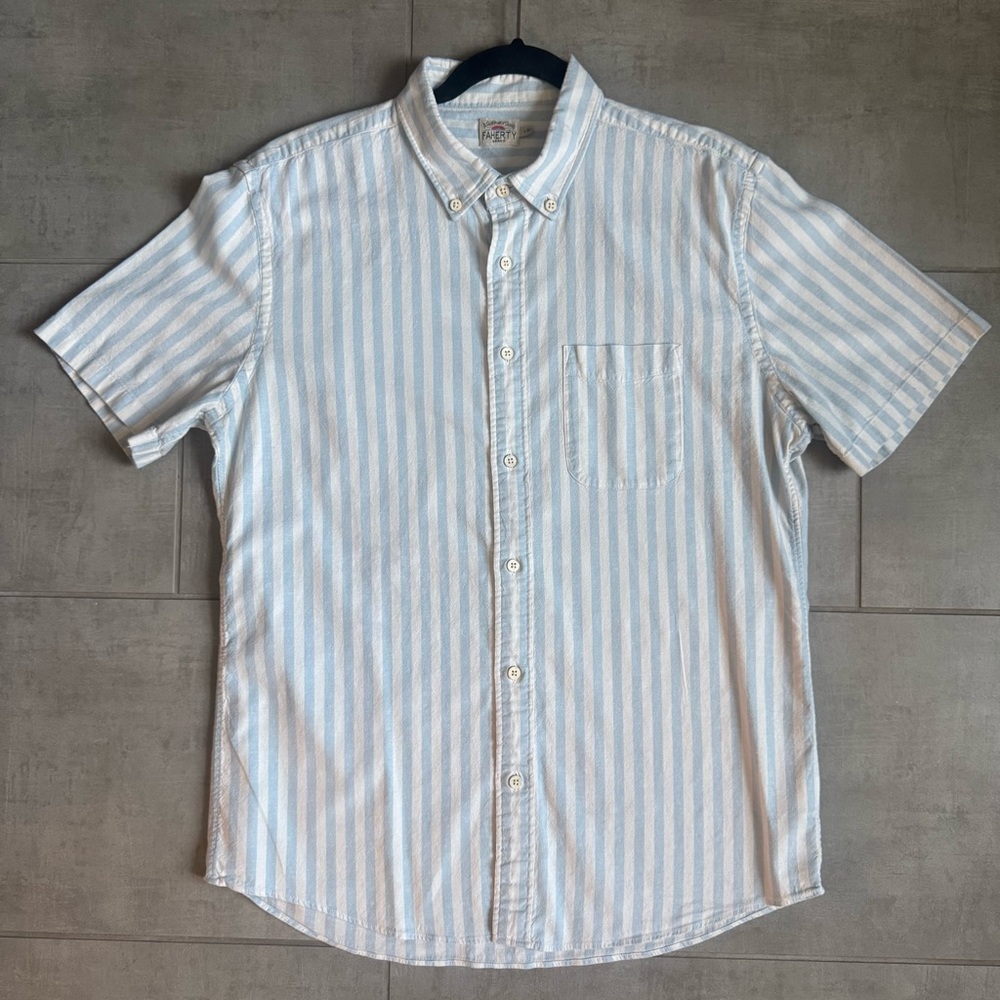 Faherty Breeze Shirt Men’s Large Blue/White Stripe Short Sleeve Button Up